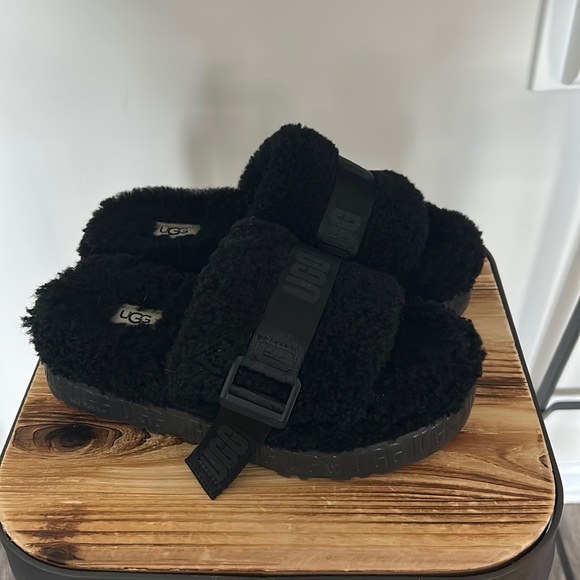 UGG Shoes - Like new UGG slippers shoes fluffita